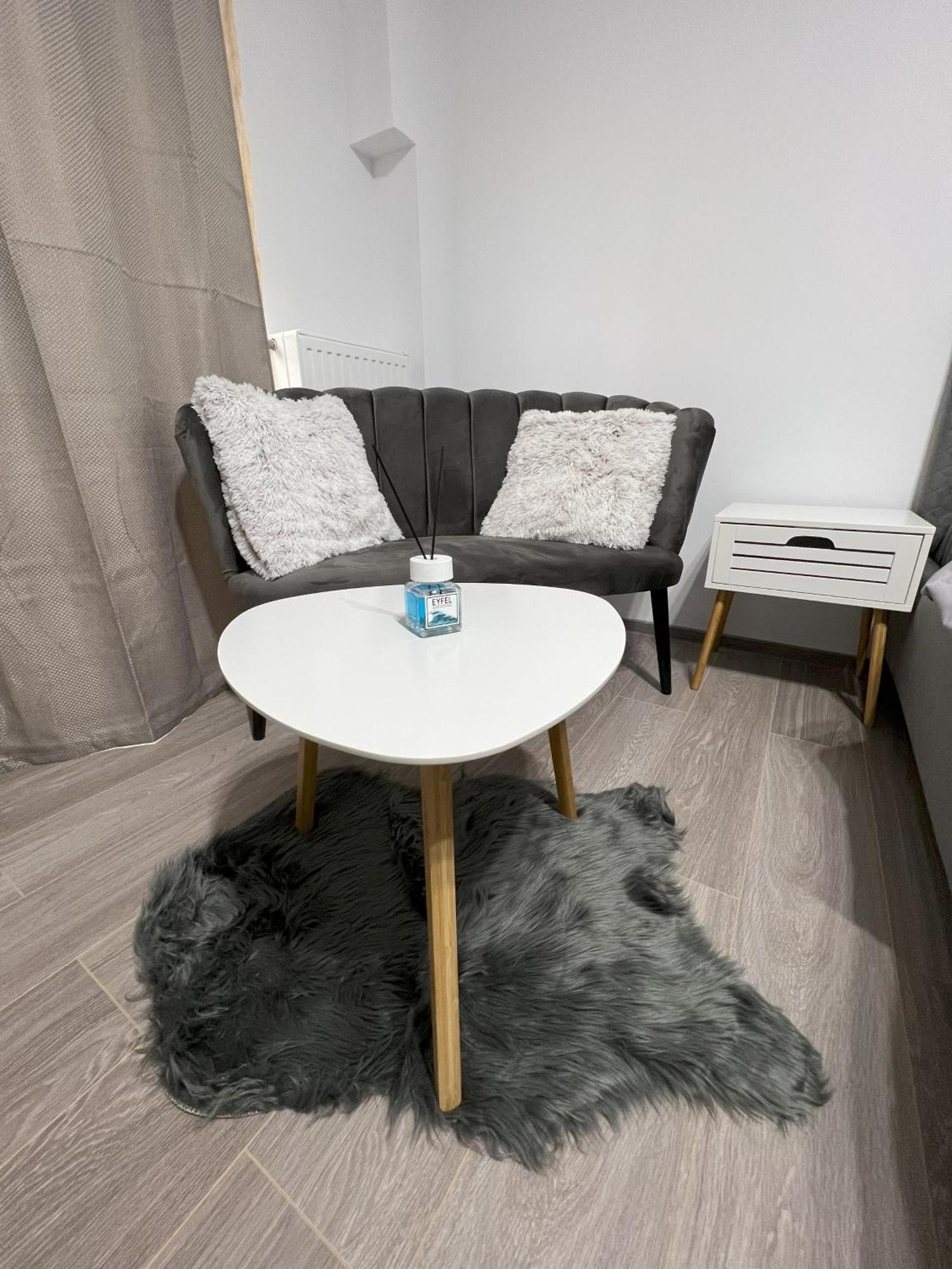 Refined Studio Haven At Exigent Plaza - 08 Bucureşti Ngoại thất bức ảnh
